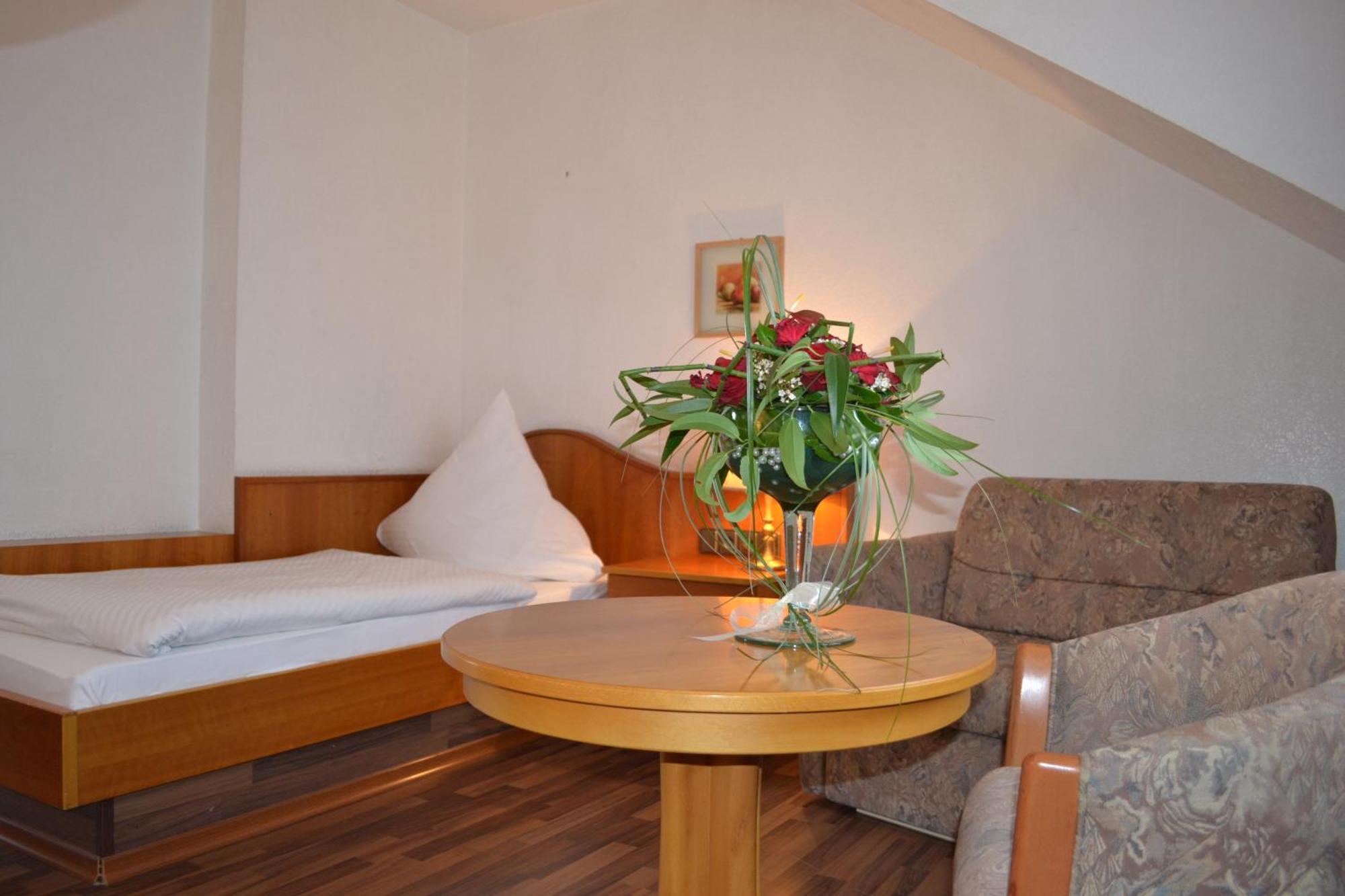 Hotel Garni Zum Dorfbrunnen Bornheim  Chambre photo